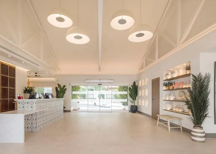 艾伍莲梅诺卡公寓